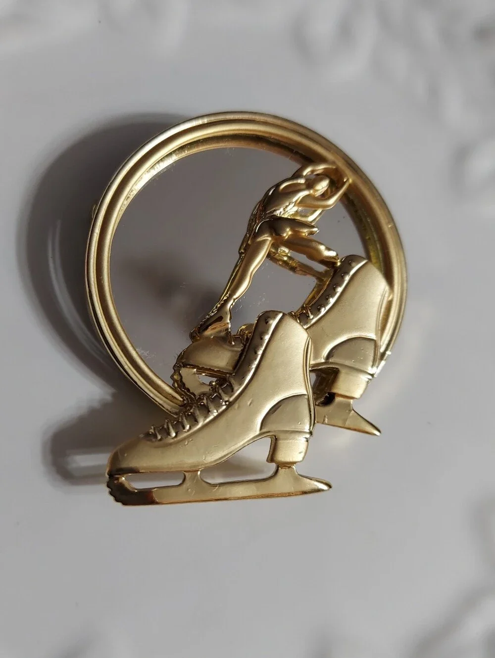 Vintage Danecraft Textured Gold Tone/Mirrored Ice Skating Brooch/Pin